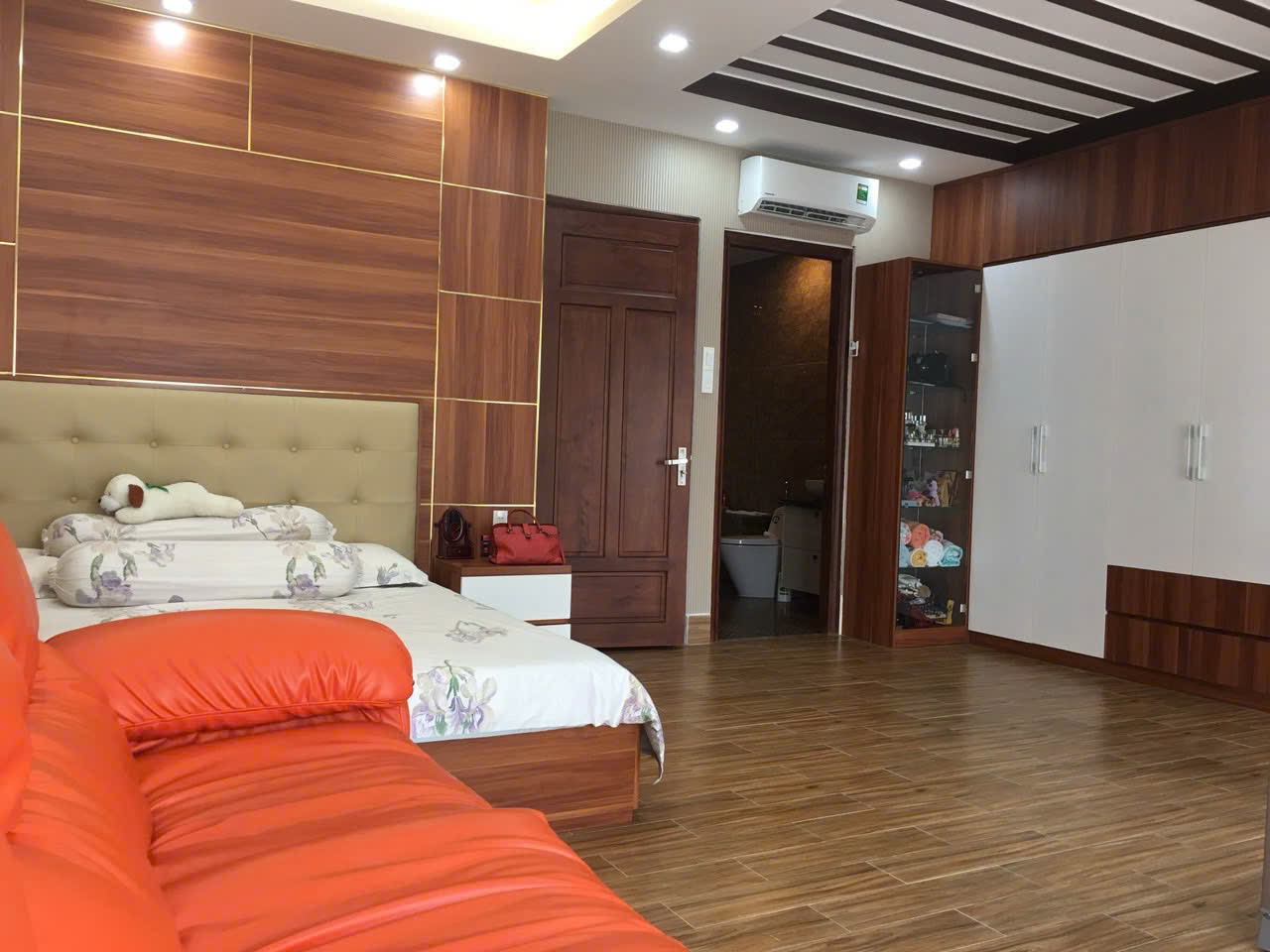 Bán nhà khu dân cư Nam Long Phú Thuận Quận 7 – Sổ hồng riêng, hướng Nam, hợp đồng thuê 35tr/tháng – Giá 18 tỷ