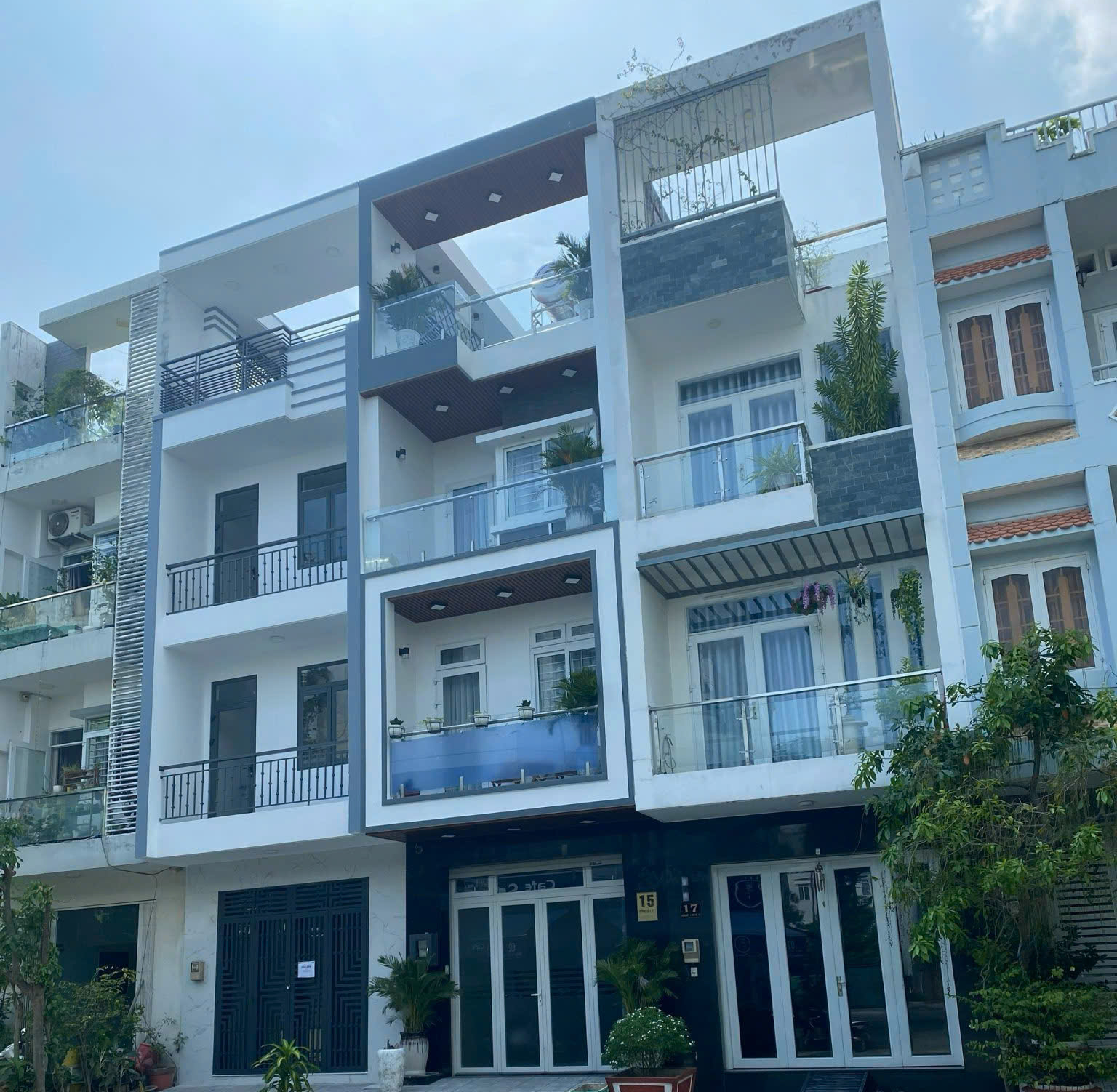 Bán nhà phố khu dân cư Công Ích Phú Mỹ Quận 7 – Sổ hồng riêng, hướng Đông, đang cho thuê 18 triệu/tháng – Giá 12,5 tỷ