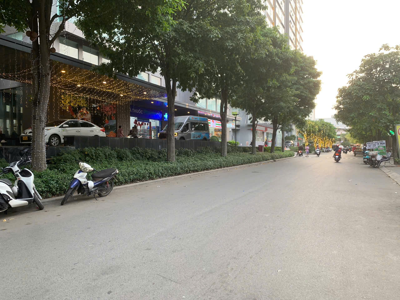 BÁN NHÀ MẶT TIỀN 27 LÊ THỊ CHỢ, PHƯỜNG PHÚ THUẬN, QUẬN 7 – 140M² – CÓ HĐ THUÊ 28TR/THÁNG