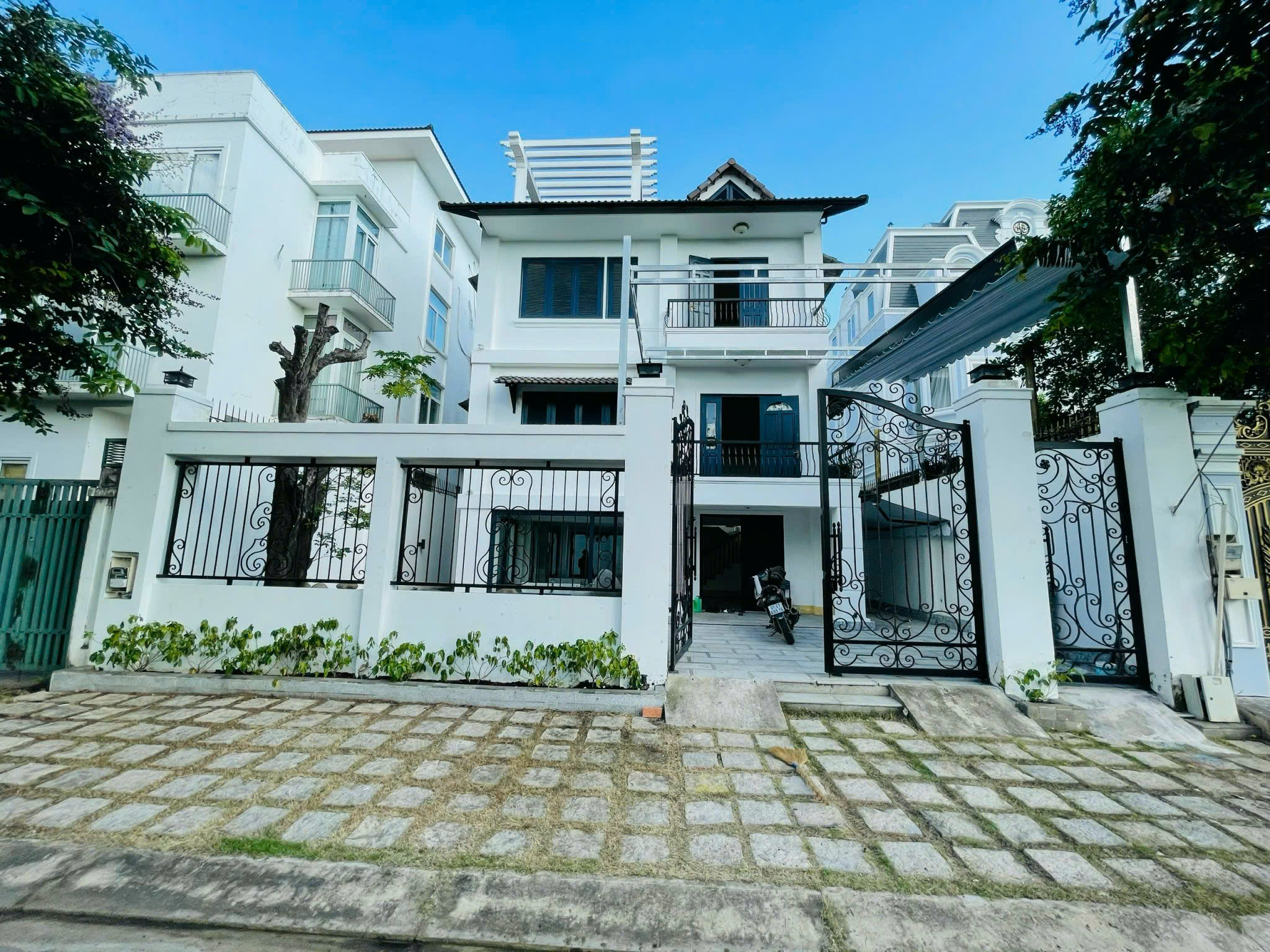 BÁN BIỆT THỰ KDC TẤN TRƯỜNG QUẬN 7 – VIEW SÔNG – GIẢM SÂU CHỐT NHANH 29 TỶ