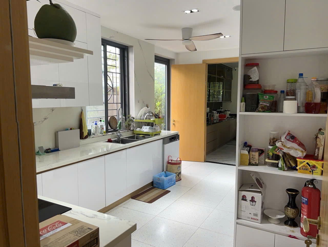 Biệt thự sân vườn view sông KDC Công Ích Q4 Phú Mỹ Quận 7, diện tích 278m2 nở hậu, có hồ bơi, thang máy, thiết kế cao cấp, không gian sống đẳng cấp, pháp lý rõ ràng, giá tốt.