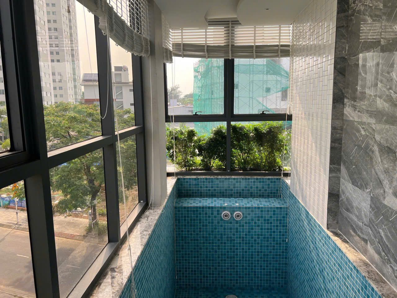 Biệt thự sân vườn view sông KDC Công Ích Q4 Phú Mỹ Quận 7, diện tích 278m2 nở hậu, có hồ bơi, thang máy, thiết kế cao cấp, không gian sống đẳng cấp, pháp lý rõ ràng, giá tốt.