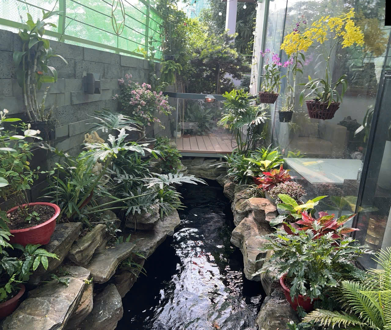 Biệt thự sân vườn view sông KDC Công Ích Q4 Phú Mỹ Quận 7, diện tích 278m2 nở hậu, có hồ bơi, thang máy, thiết kế cao cấp, không gian sống đẳng cấp, pháp lý rõ ràng, giá tốt.